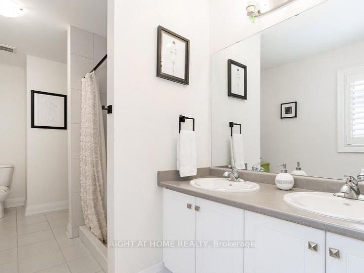 Detached House for sale at 37 Muirfield Drive, Barrie, Ontario, L4N 5S4 - Holly - MLS: S12868252