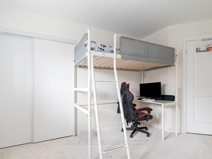 Detached House for sale at 37 Muirfield Drive, Barrie, Ontario, L4N 5S4 - Holly - MLS: S12868252