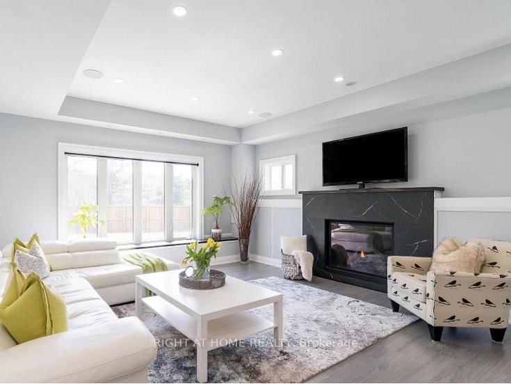 Detached House for sale at 37 Muirfield Drive, Barrie, Ontario, L4N 5S4 - Holly - MLS: S12868252