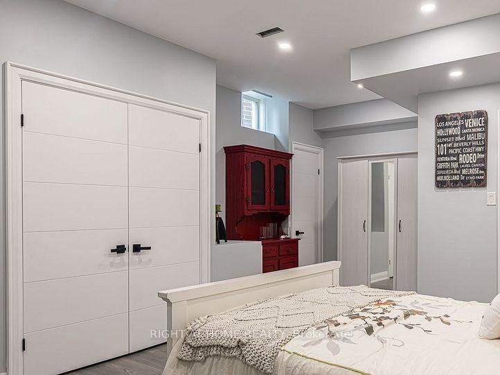 Detached House for sale at 37 Muirfield Drive, Barrie, Ontario, L4N 5S4 - Holly - MLS: S12868252