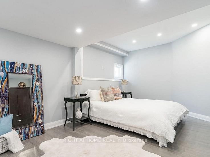 Detached House for sale at 37 Muirfield Drive, Barrie, Ontario, L4N 5S4 - Holly - MLS: S12868252