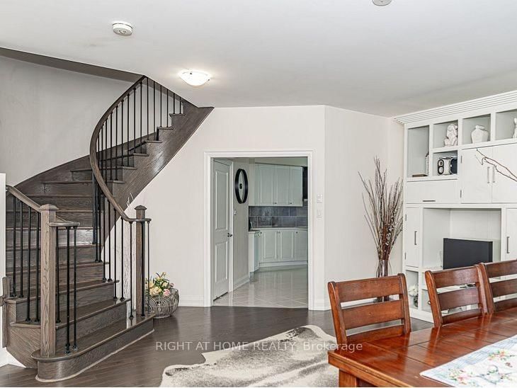 Detached House for sale at 37 Muirfield Drive, Barrie, Ontario, L4N 5S4 - Holly - MLS: S12868252