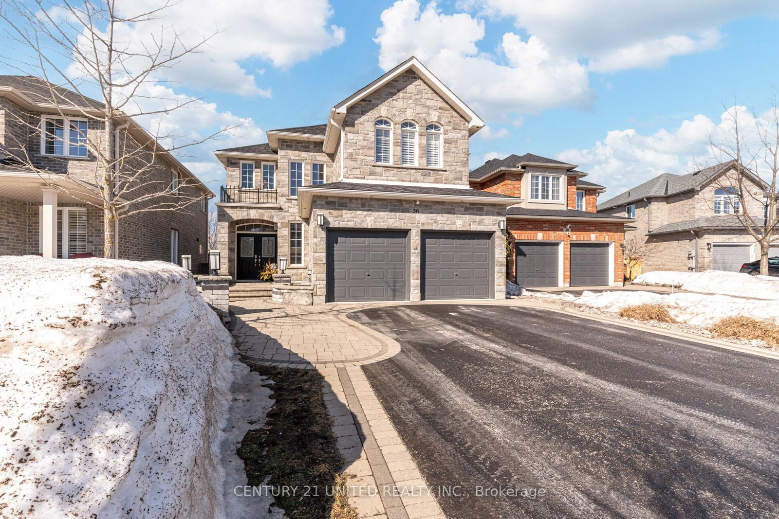 Detached House for sale at 36 Auburn Court, Barrie, Ontario, L4N 6G9 - Ardagh - MLS: S12868324