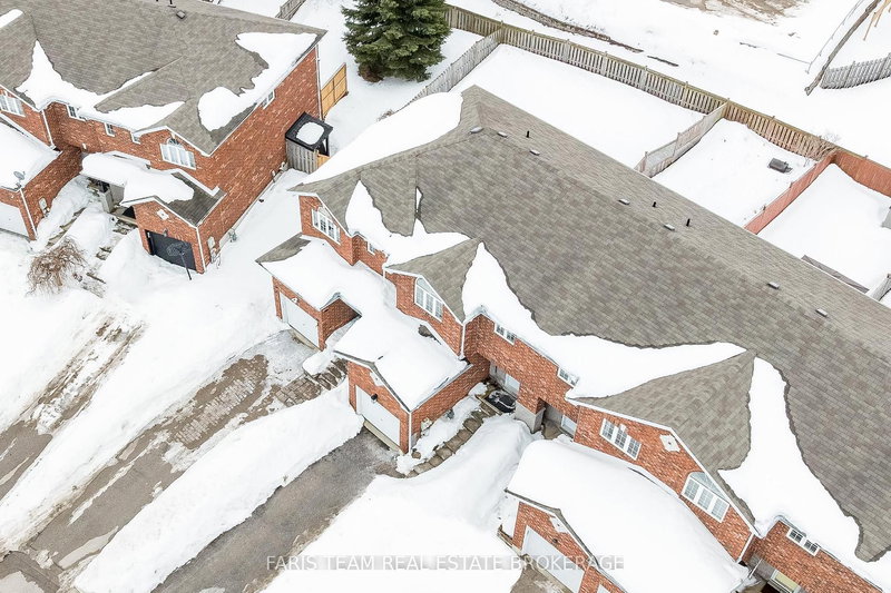 233 Stanley St, Barrie, L4M 6X9 | Image 2