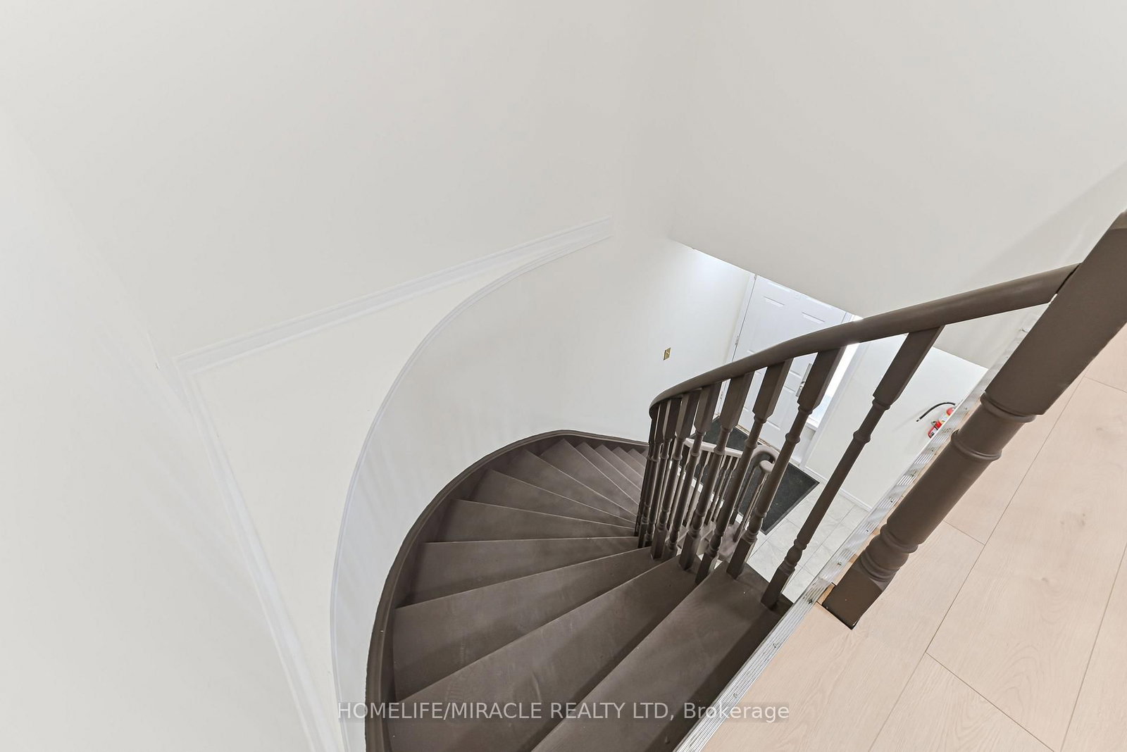 40 Blair Crescent • Barrie, ON photo 11