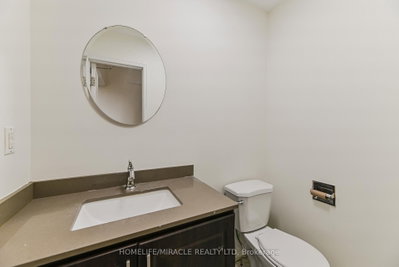 40 Blair Crescent • Barrie, ON photo 9