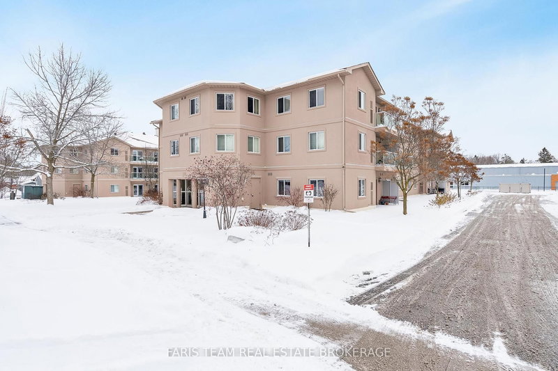 101 - 115 Bond St, Orillia, L3V 1J7 | Image 2