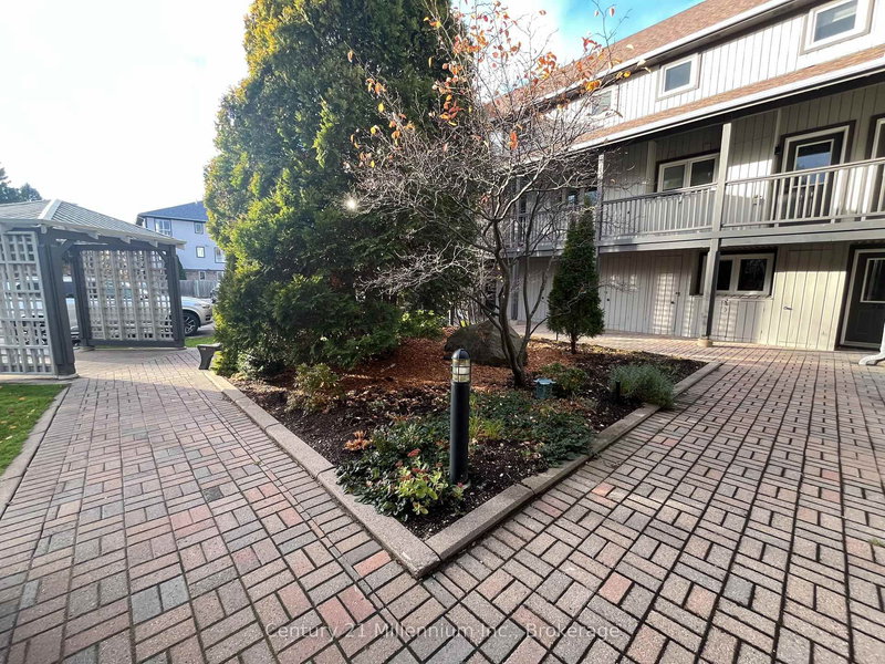 706 Johnston Park Ave, Collingwood, L9Y 5C7 | Image 3