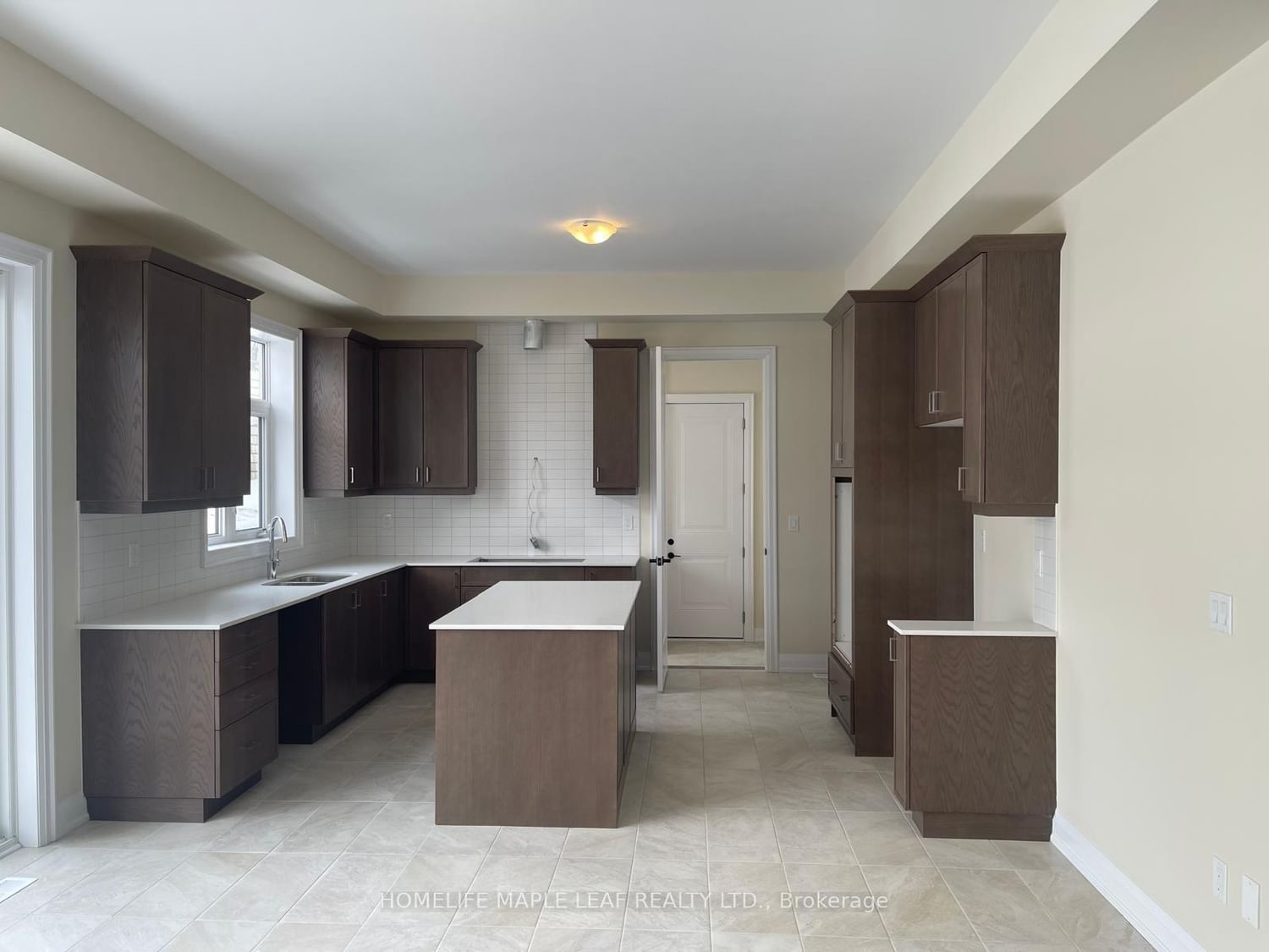 28 Pearsall Place - Photo 4