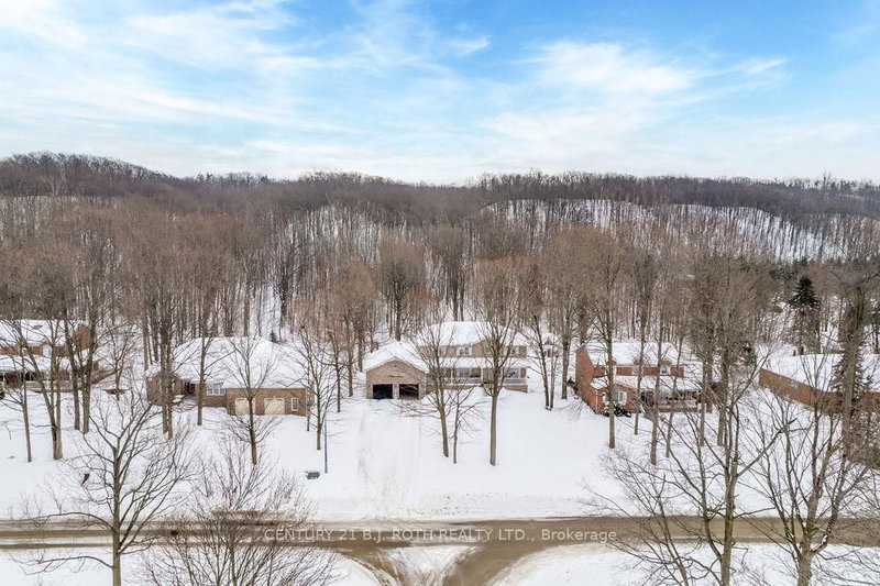 7 Priest Ave, Springwater, L9X 0G9 | Image 2