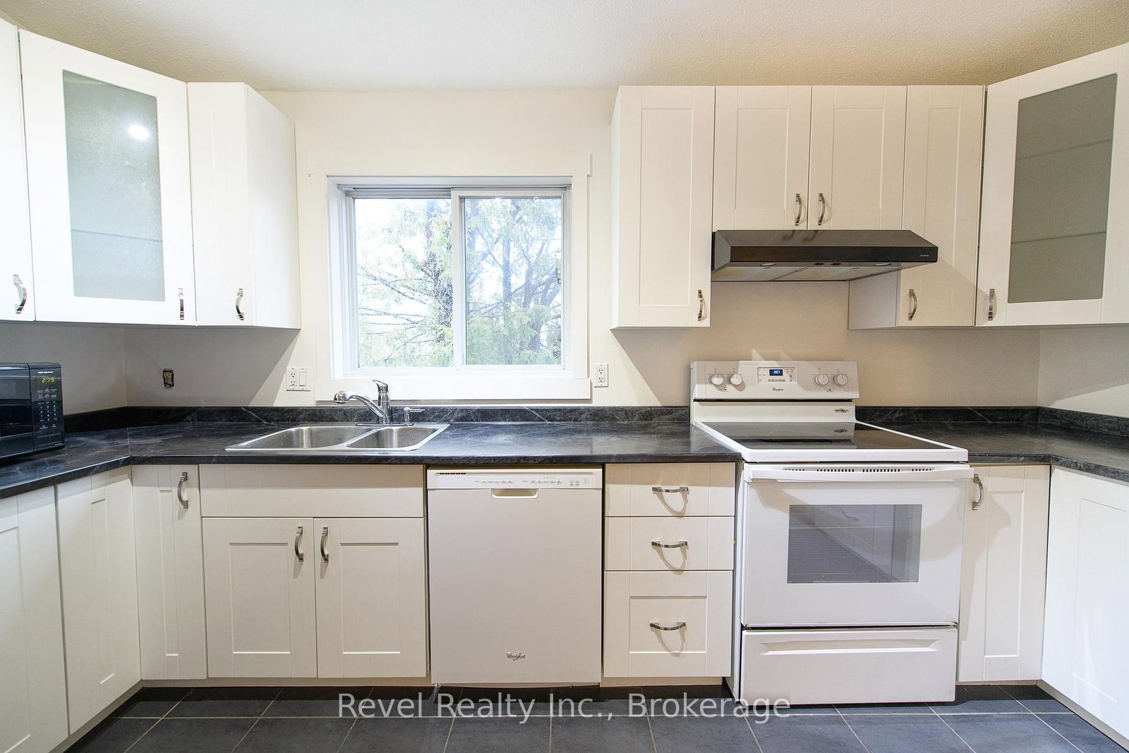 17 W Harbour Street • #227 • Collingwood, ON photo 13
