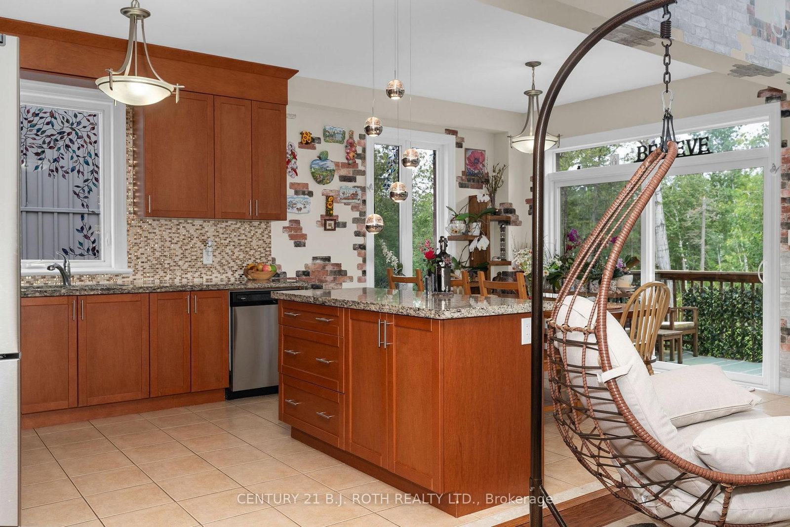 Listing Image 10