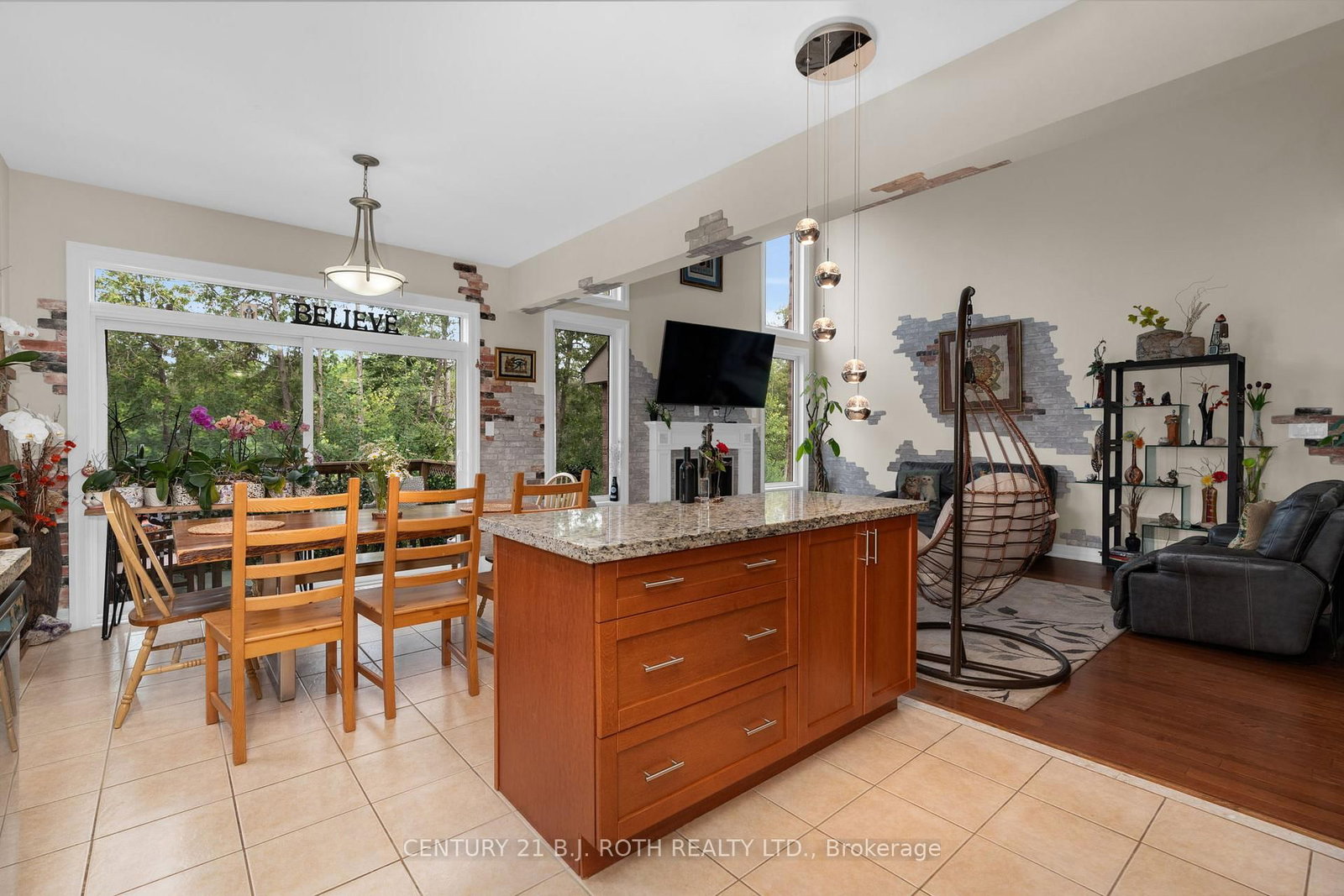 Listing Image 13