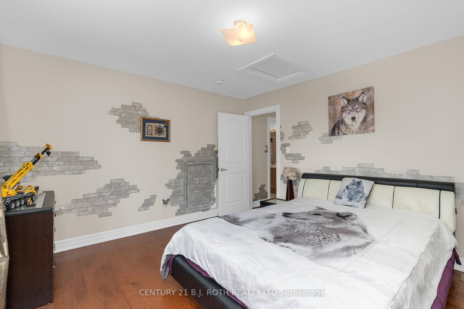 Listing Image 31