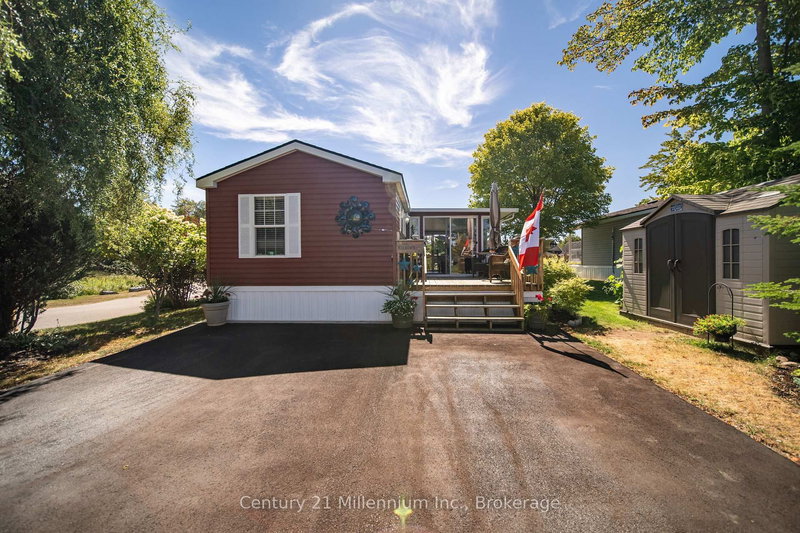 19 White Pines Tr, Wasaga Beach, L9Z 1X7 | Image 2
