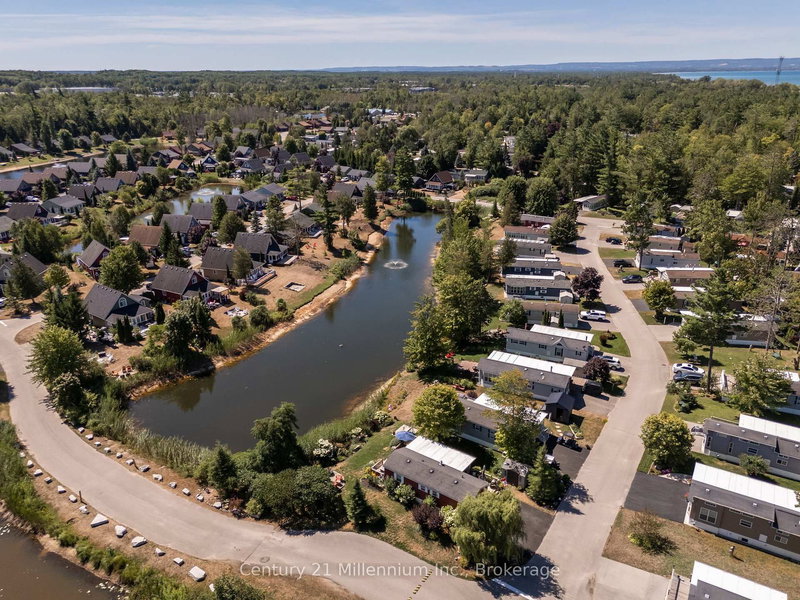 19 White Pines Tr, Wasaga Beach, L9Z 1X7 | Image 3