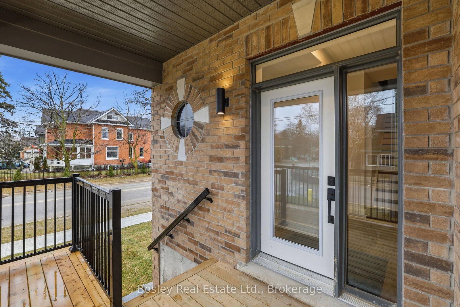 Listing Image 4