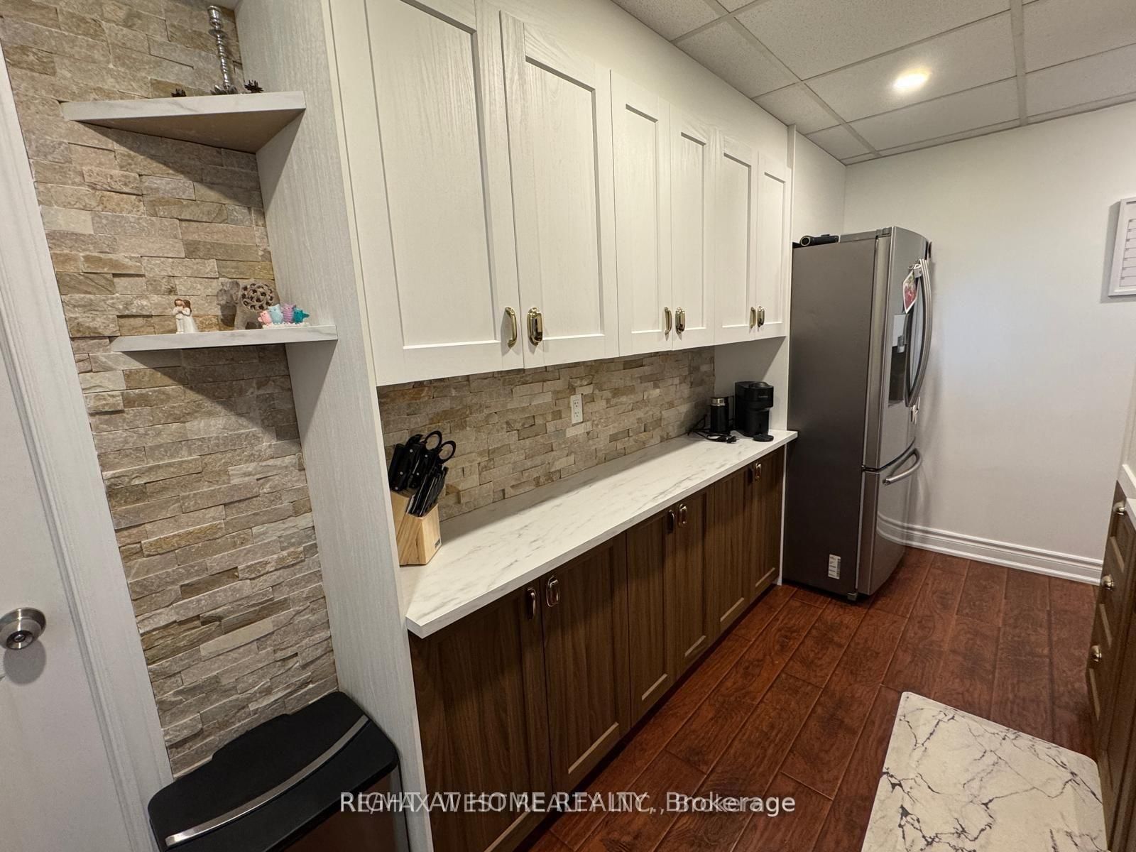 Detached House for sale at 43 Clover Avenue, Barrie, Ontario, L4N 5E2 - Allandale Heights - MLS: S12878972