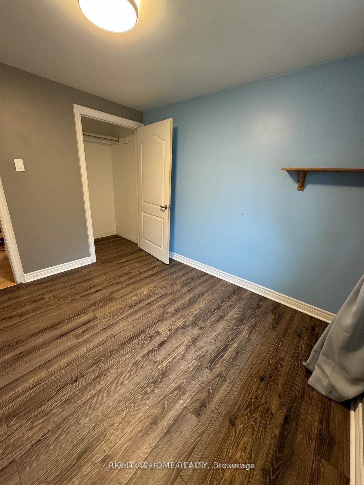 Detached House for sale at 43 Clover Avenue, Barrie, Ontario, L4N 5E2 - Allandale Heights - MLS: S12878972