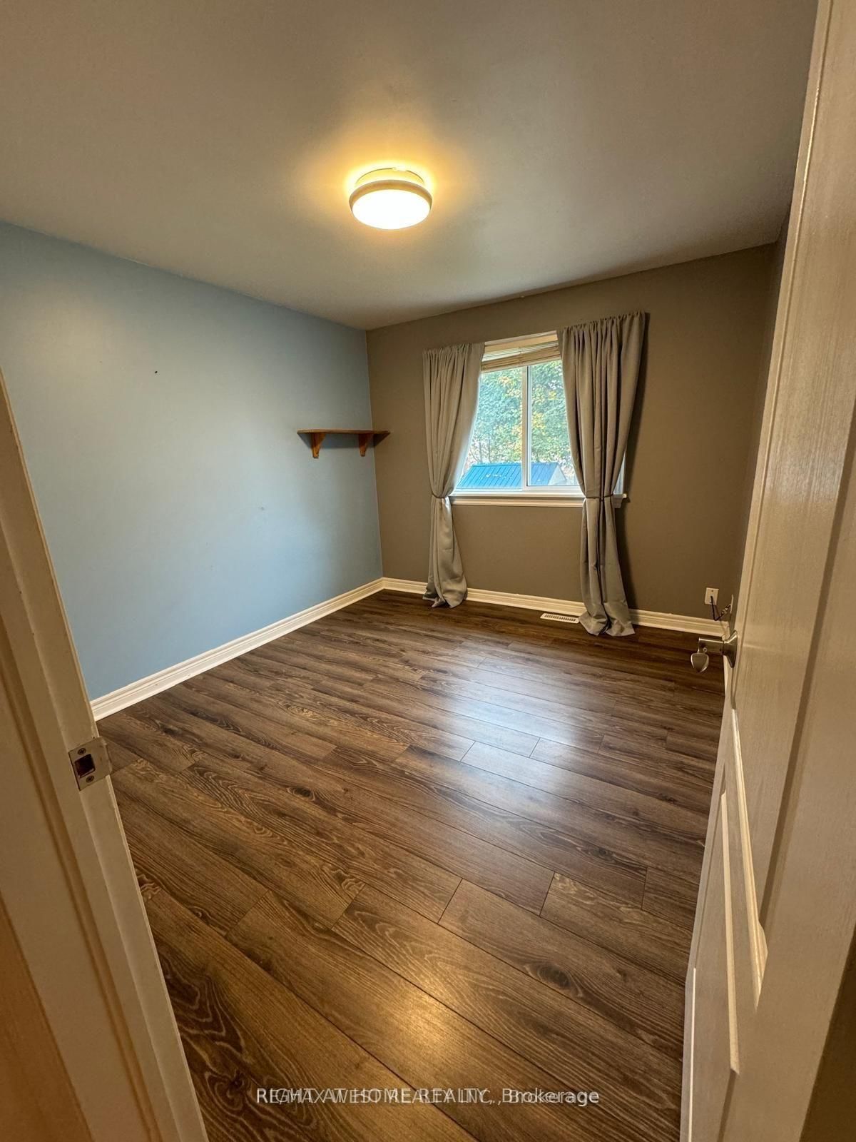 Detached House for sale at 43 Clover Avenue, Barrie, Ontario, L4N 5E2 - Allandale Heights - MLS: S12878972