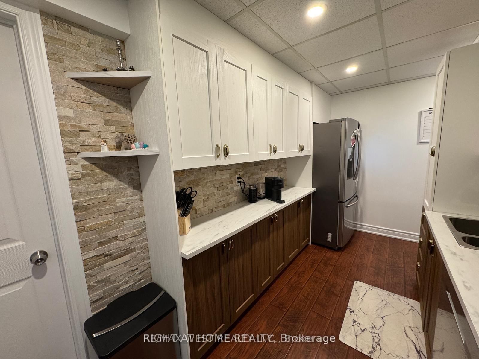 Detached House for sale at 43 Clover Avenue, Barrie, Ontario, L4N 5E2 - Allandale Heights - MLS: S12878972