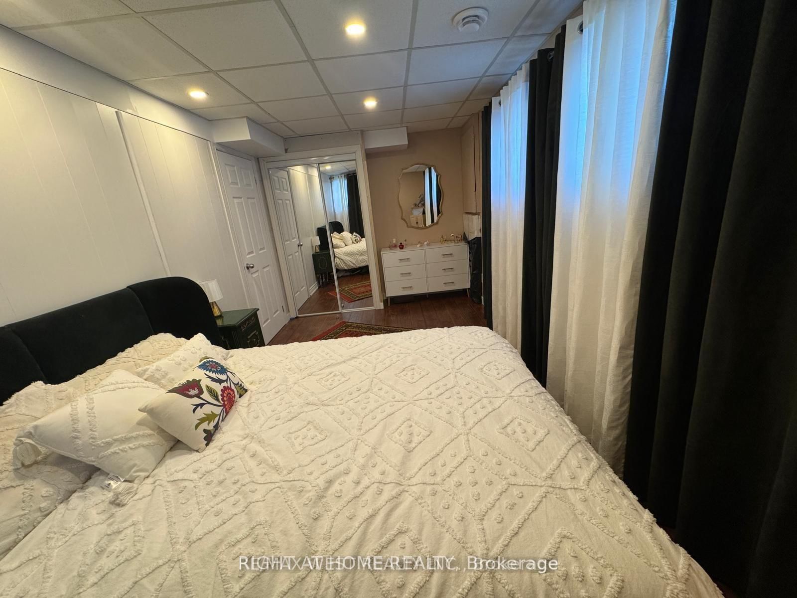 Detached House for sale at 43 Clover Avenue, Barrie, Ontario, L4N 5E2 - Allandale Heights - MLS: S12878972