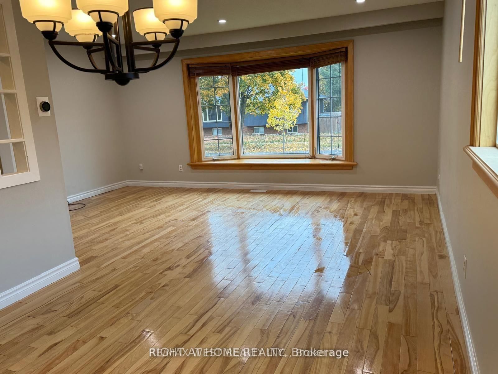 Detached House for sale at 43 Clover Avenue, Barrie, Ontario, L4N 5E2 - Allandale Heights - MLS: S12878972