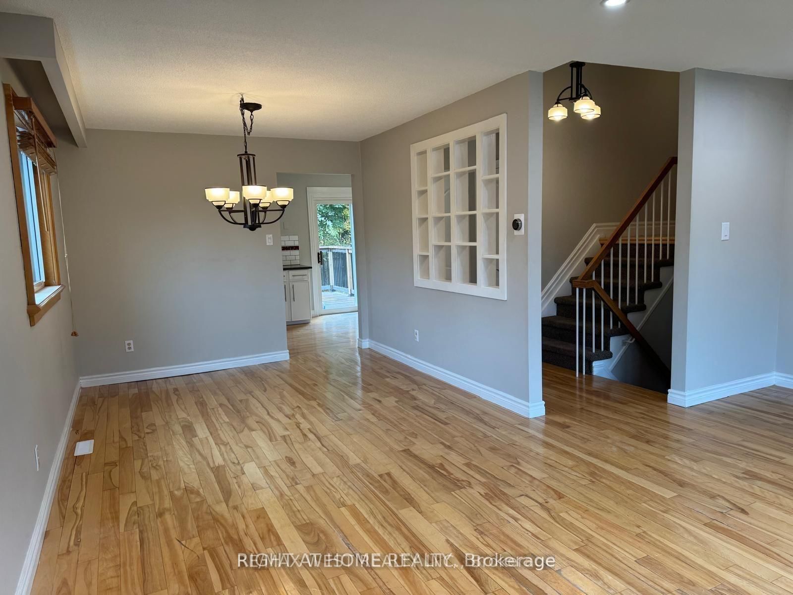 Detached House for sale at 43 Clover Avenue, Barrie, Ontario, L4N 5E2 - Allandale Heights - MLS: S12878972