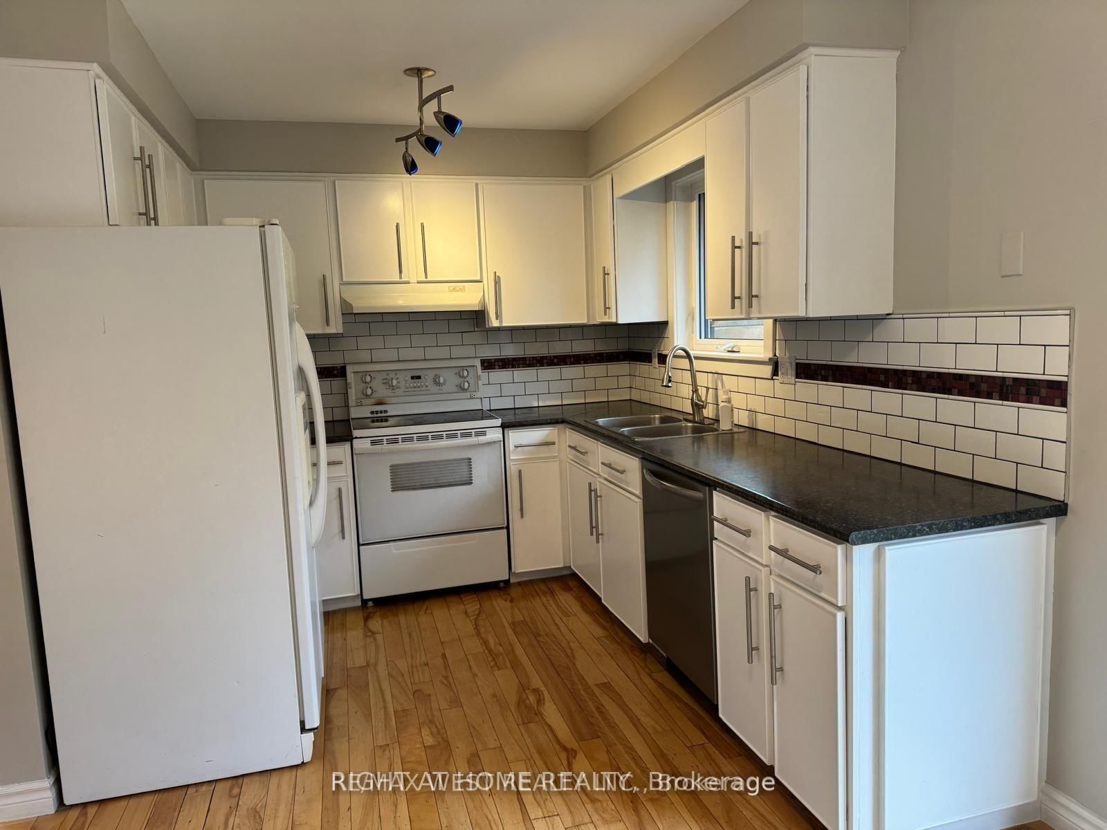 Detached House for sale at 43 Clover Avenue, Barrie, Ontario, L4N 5E2 - Allandale Heights - MLS: S12878972