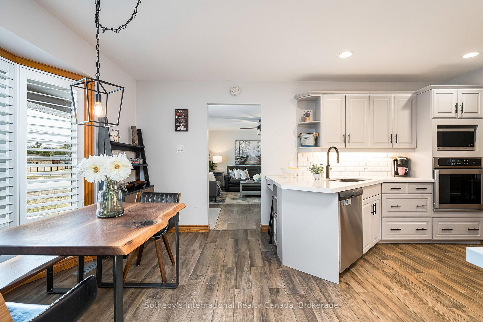 Detached House for sale at 154 Mary Street, Clearview, Ontario, L0M 1G0 - Creemore - MLS: S12879082