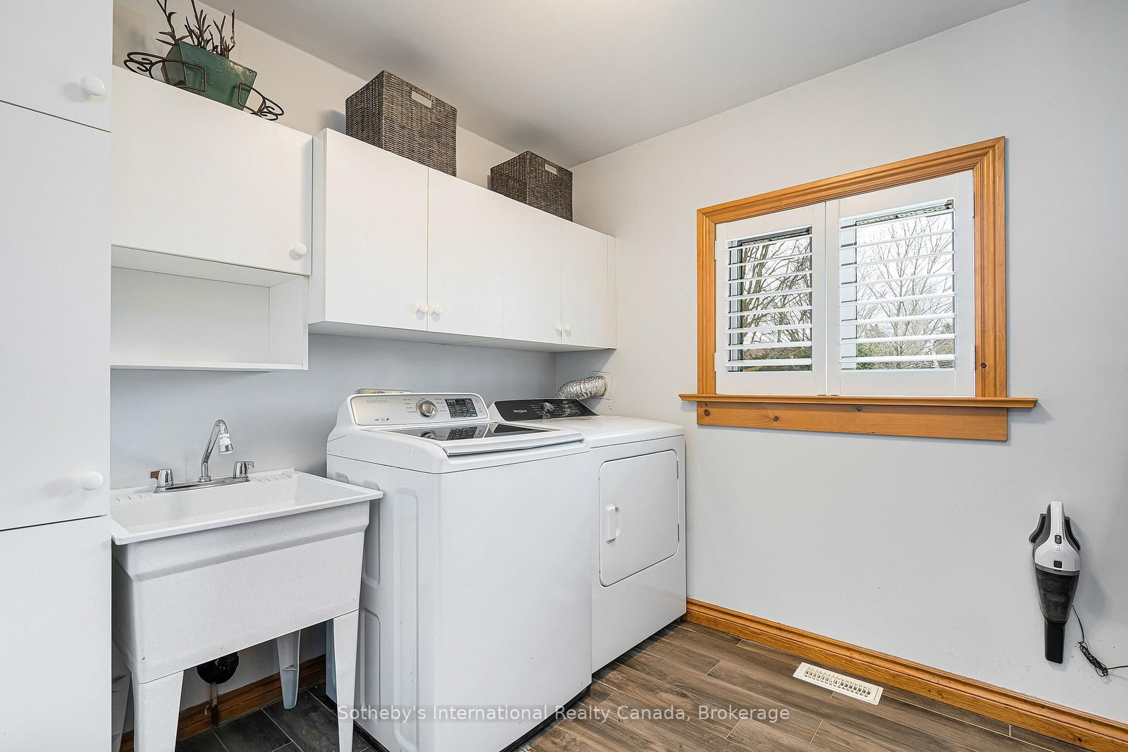 Detached House for sale at 154 Mary Street, Clearview, Ontario, L0M 1G0 - Creemore - MLS: S12879082