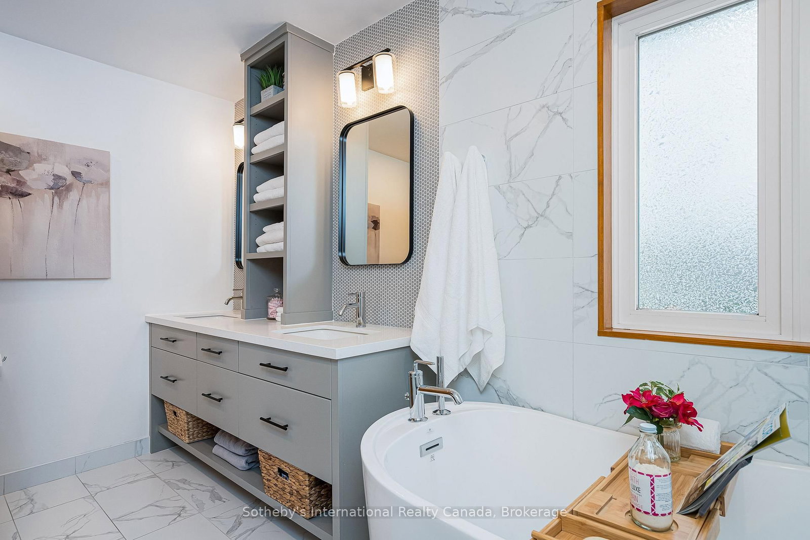 Detached House for sale at 154 Mary Street, Clearview, Ontario, L0M 1G0 - Creemore - MLS: S12879082