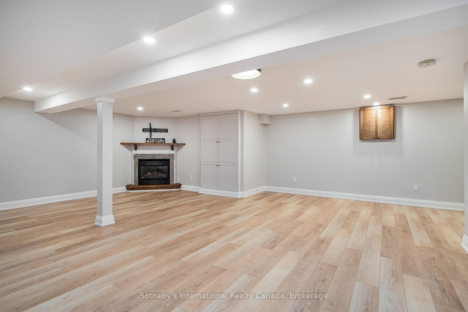 Detached House for sale at 154 Mary Street, Clearview, Ontario, L0M 1G0 - Creemore - MLS: S12879082