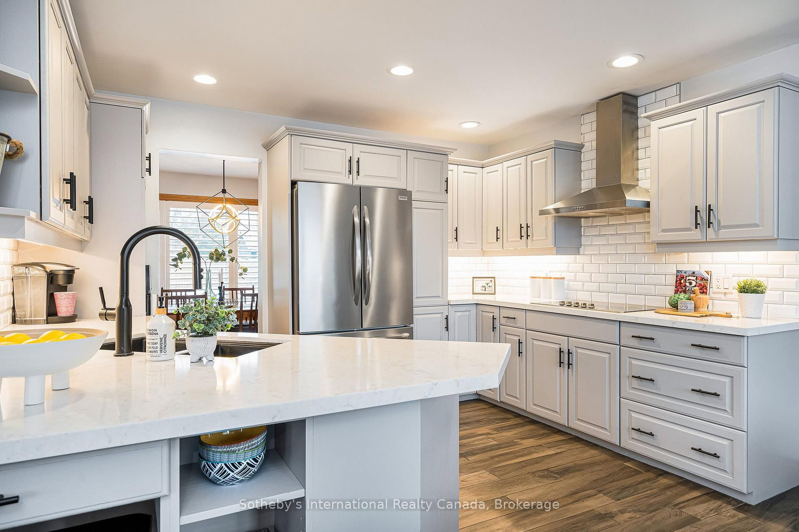 Detached House for sale at 154 Mary Street, Clearview, Ontario, L0M 1G0 - Creemore - MLS: S12879082