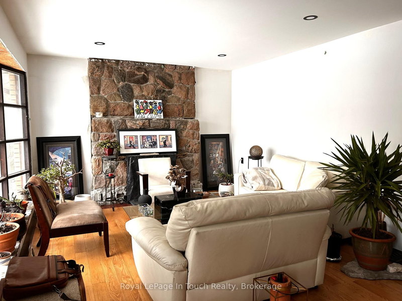 26 Dundee Dr, Tiny, L9M 0B3 | Image 2