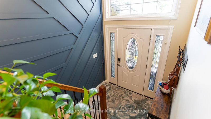 5 Sugar Maple Lane, Wasaga Beach, L9Z 1P4 | Image 2