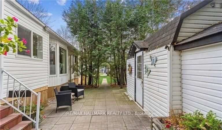 Mobile/Trailer for sale at 6 Prince Charles Avenue, Springwater, Ontario, L0L 1P0 - Rural Springwater - MLS: S12880202