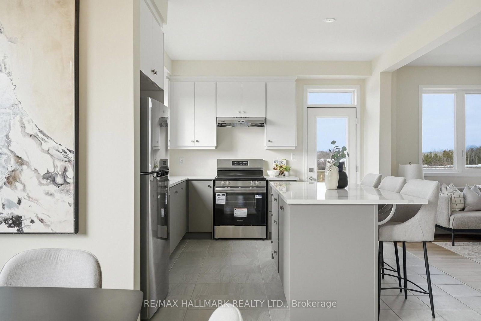 Listing Image 7
