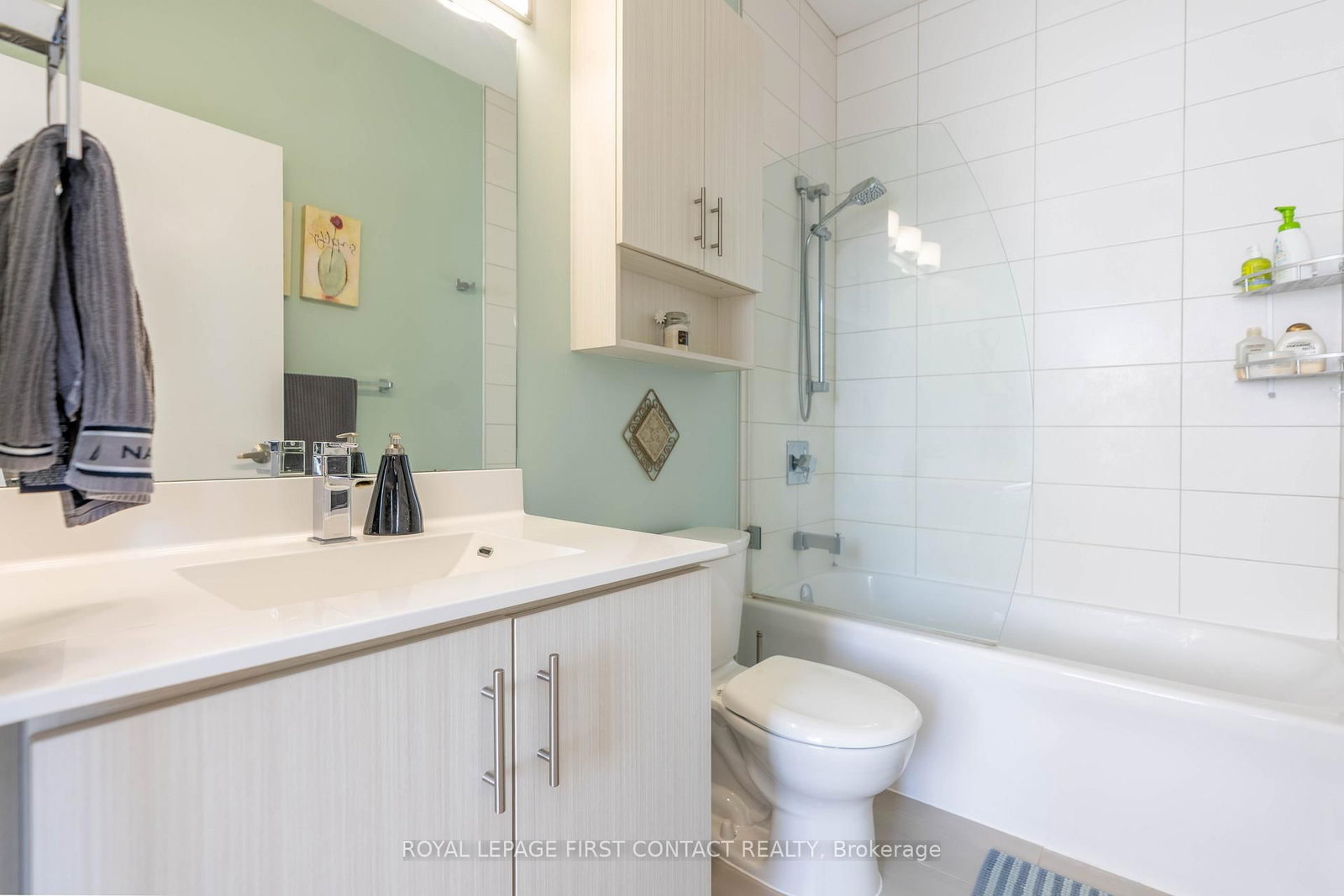 Condo for sale at PH5-111 WORSLEY Street, Barrie, Ontario, L4M 0J5 - City Centre - MLS: S12881644