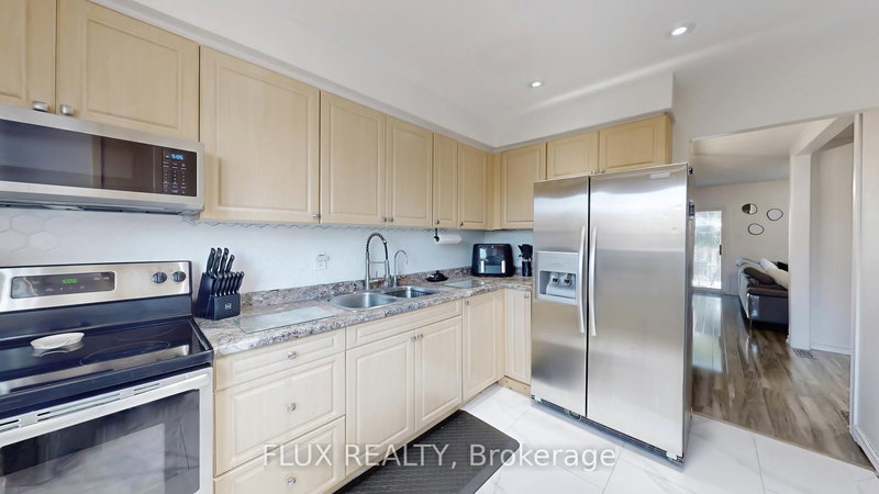 32 - 52 Adelaide St, Barrie, L4N 3T5 | Image 3