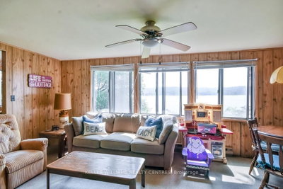 379 Champlain Road • Penetanguishene, ON photo 6
