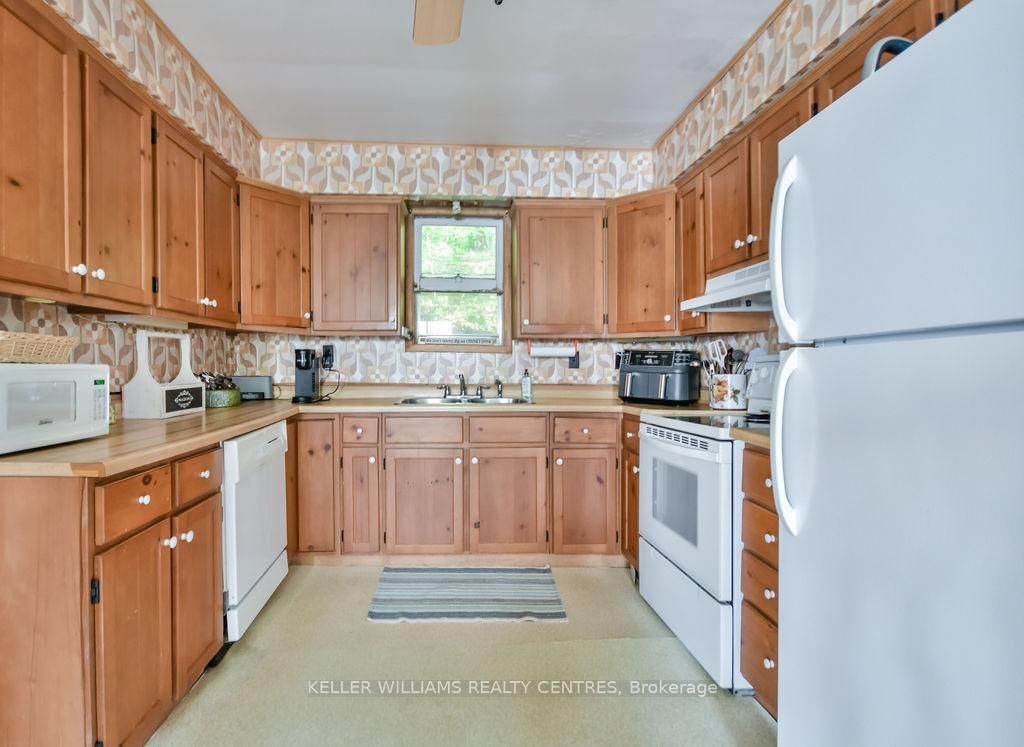 379 Champlain Road • Penetanguishene, ON photo 8