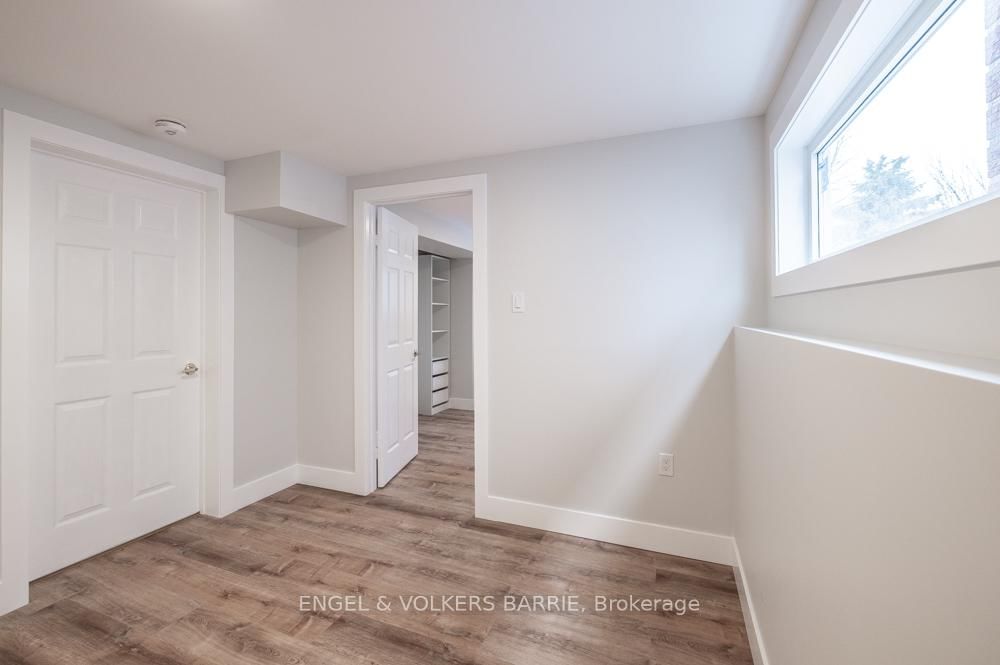 Detached House for lease at 31 Finlay Road, Barrie, Ontario, L4N 7T8 - Letitia Heights - MLS: S12883308