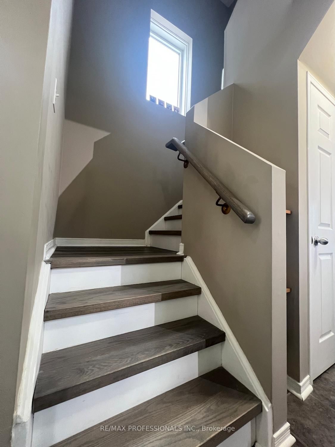 Townhouse for sale at 56 Beacon Road, Barrie, Ontario, L4N 9J8 - Holly - MLS: S12883786