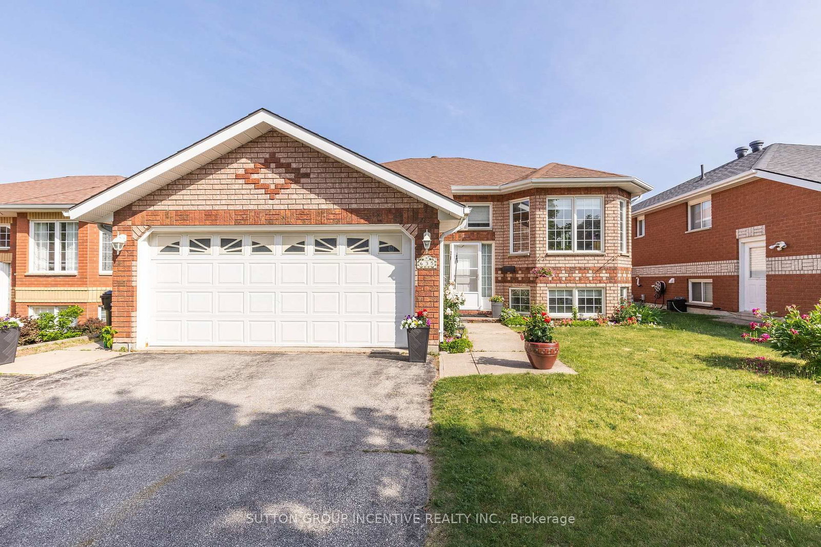 635 Wayne Crescent • Midland, ON photo 2