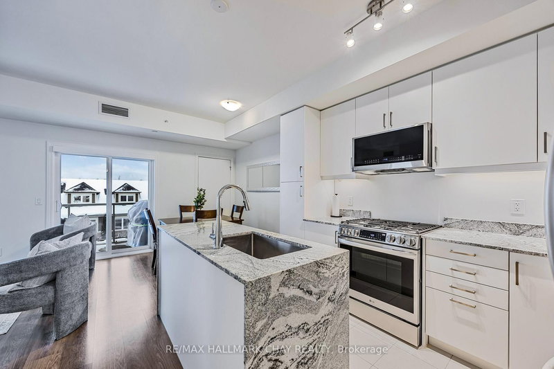 210 - 5 Spooner Cres, Collingwood, L9Y 1T3 | Image 3