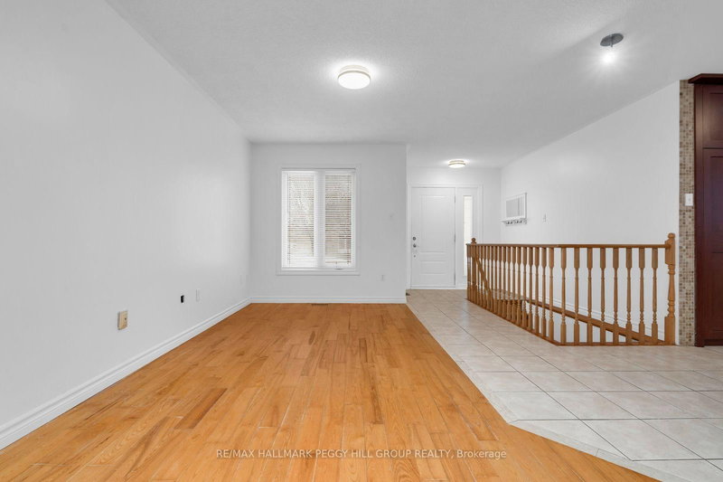 Upper - 69 Moir Cres, Barrie, L4N 8B2 | Image 3