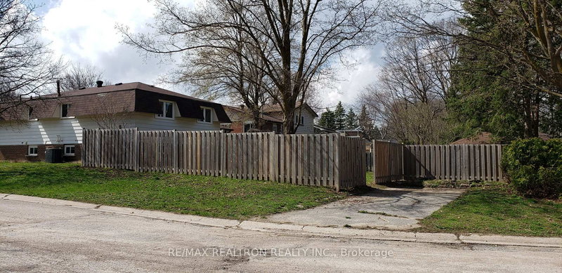 Lower - 13 SPRINGDALE Dr, Barrie, L4M 5A7 | Image 2