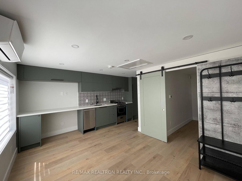3 - 82 Gunn St, Barrie, L4M 2H5 | Image 2