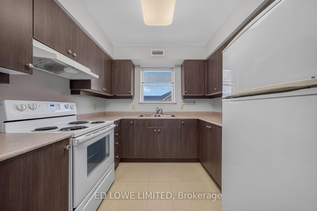 E-202 - 59 ARCH BROWN Court 5